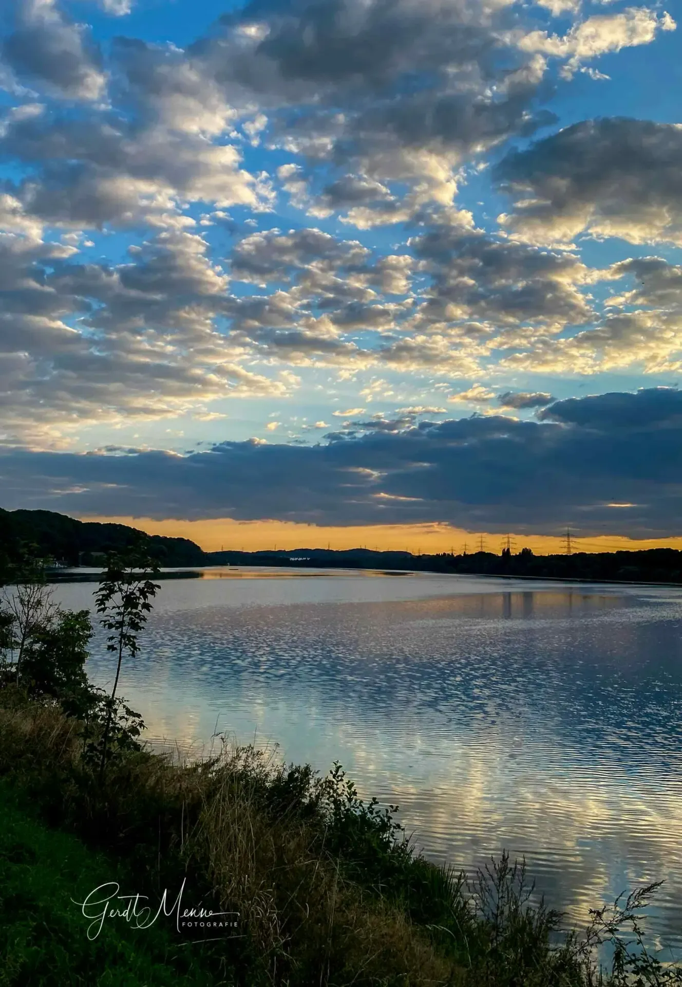 Immobilienmakler Bochum Gerdt Menne unterwegs in Bochum hier am Kemnader See